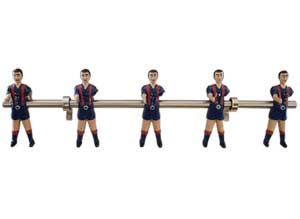 Percha, colgador, de 5 muñecos, jugadores de futbolín, de metal,  pintados  azulgranas, munecos originales del futbolín tipo cataluña, brazos desmontables. Barra maciza cromada de 50 cms.
